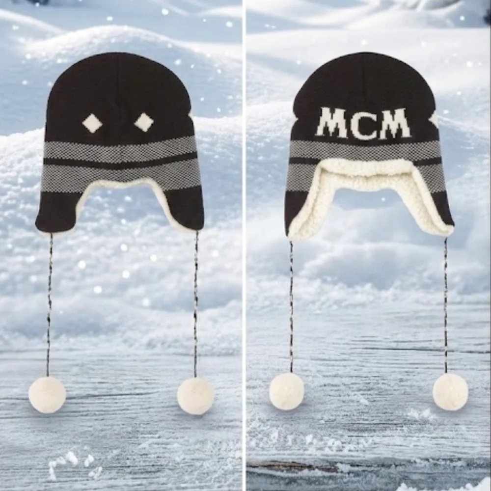 MCM Reversible Shapka Hat In Après Ski Wool in Black and White NWT Unisex